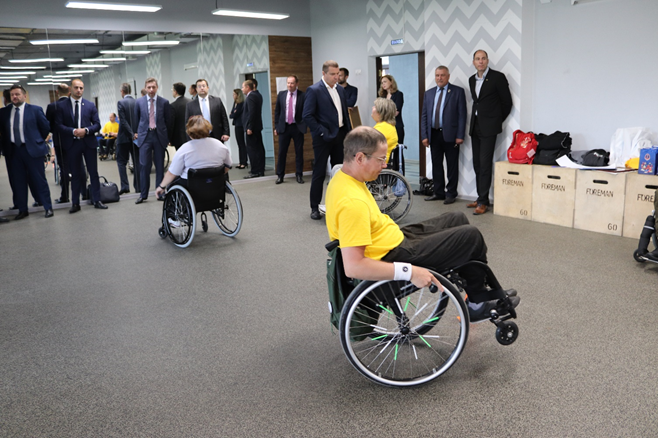 В Спортивном центре «Борский» состоялась открытая тренировка в спортивно-реабилитационном лагере по обучению пользованию активной инвалидной коляской
